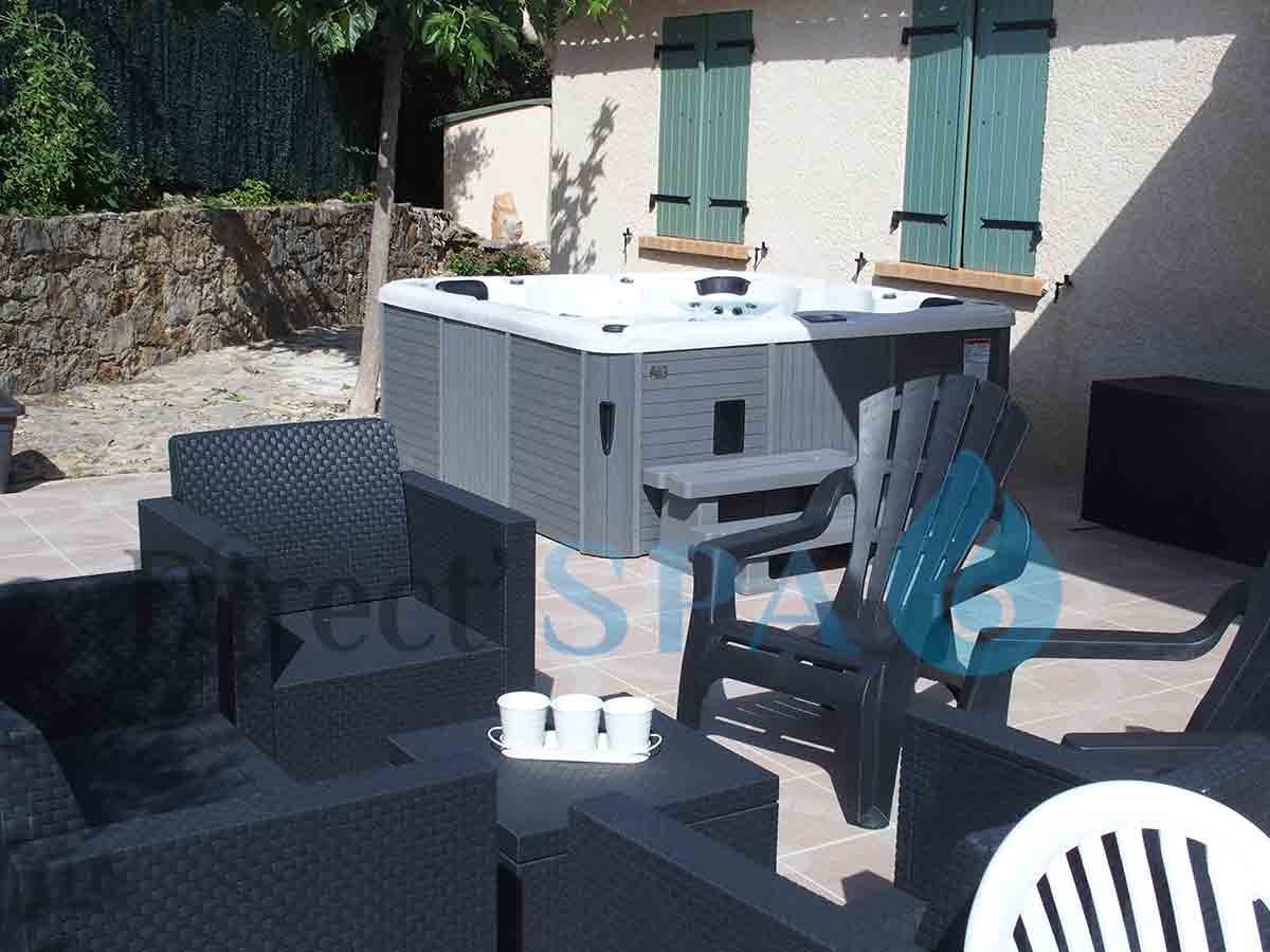 JACUZZI-5-PLACES-BELGENTIER-VAR