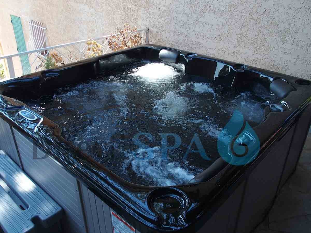JACUZZI-5-PLACES-BLACK-PUR-MODELE-ALPHA-2