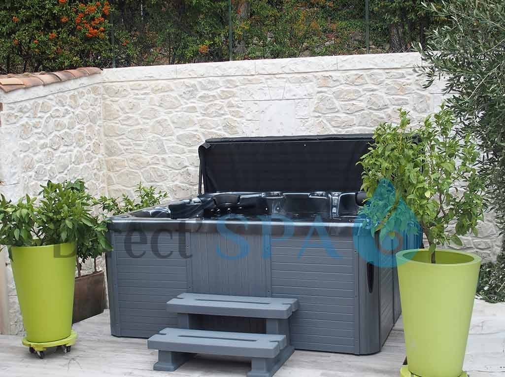 jacuzzi-extérieur-INSTALLATION-SPA-5-PLACES-2-PLACES-ALLONGEES-VAR-(83