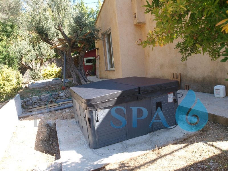 spa-5-places-var-modèle-Washington-Travaux-spa-semi-enterré-La-Valette-du-Var-(83)